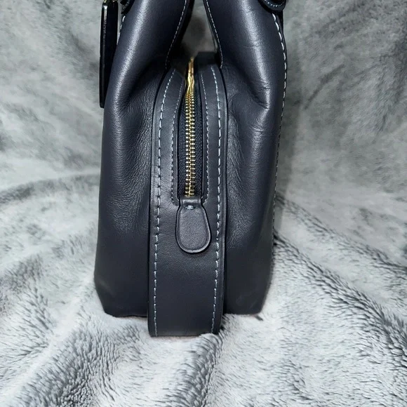 Coach EDIE SHOULDER BAG 31 - Picture 5 of 11